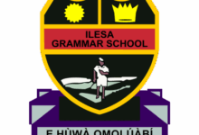 Ilesa Grammar School logo