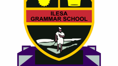 Ilesa Grammar School logo
